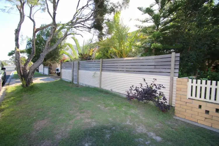 Second view of Homely house listing, 33 Kangaroo Avenue, Bongaree QLD 4507