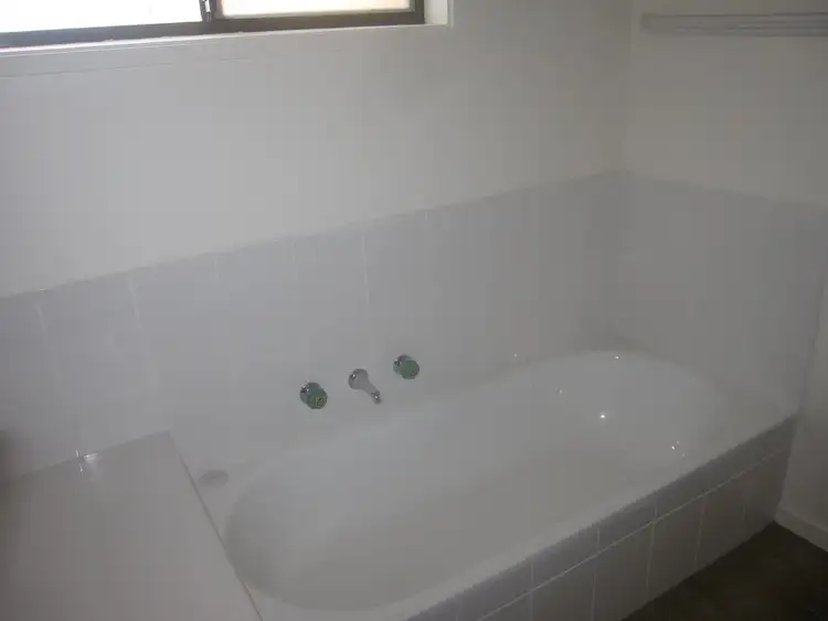 Sixth view of Homely unit listing, 6/19 Ann Street, Morwell VIC 3840