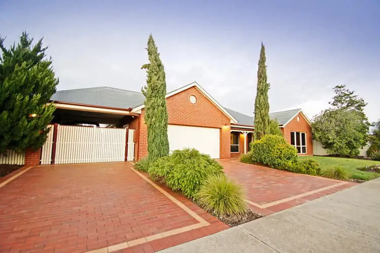 Main view of Homely house listing, 10 Silvan Crescent, Kialla VIC 3631