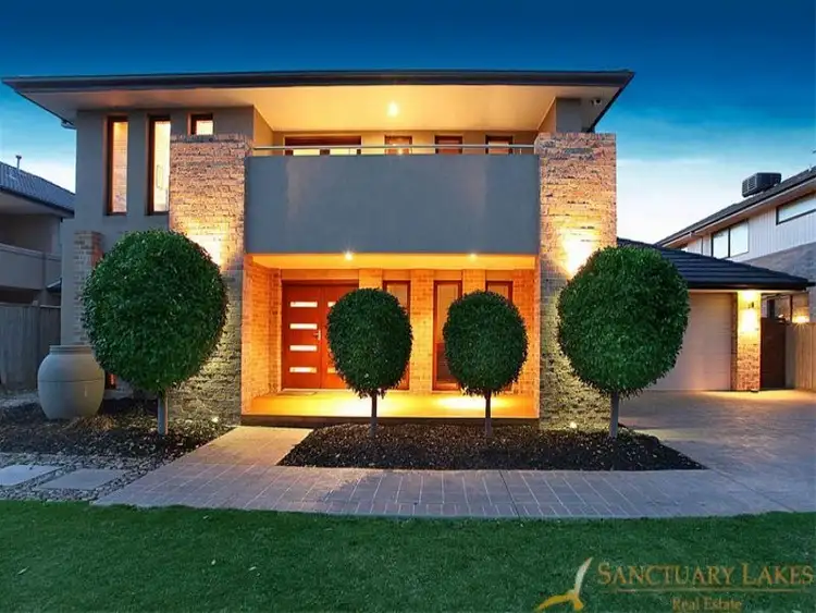 42 Vaucluse Boulevard, Sanctuary Lakes VIC 3030