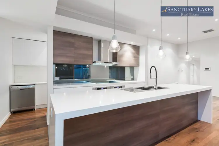 Fifth view of Homely house listing, 5 Rockefeller Way, Sanctuary Lakes VIC 3030
