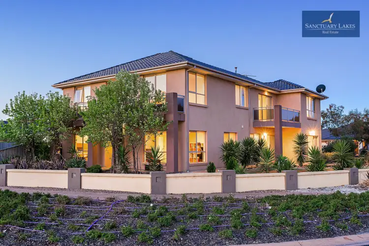 1 Riverglades Drive, Sanctuary Lakes VIC 3030