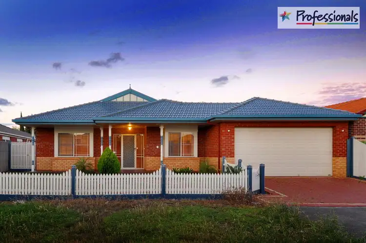 10 Hawthorn Grove, Taylors Hill VIC 3037