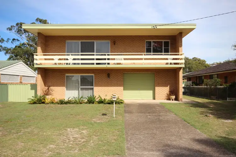 4 Cape Street, Tuncurry NSW 2428