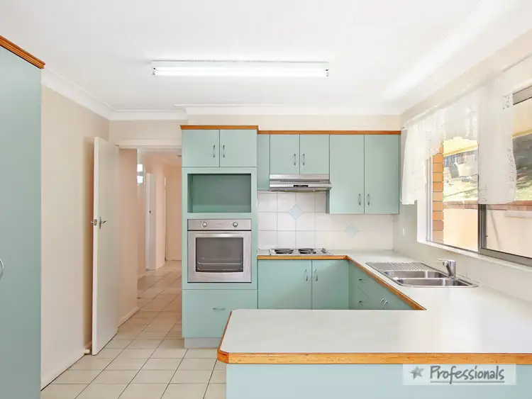 Fifth view of Homely house listing, 4 Laurence Avenue, Armidale NSW 2350