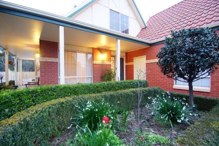 Second view of Homely house listing, 5 Omeo Court, Kialla VIC 3631