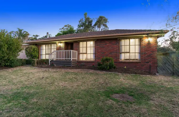 2 Valley Road, Seville VIC 3139