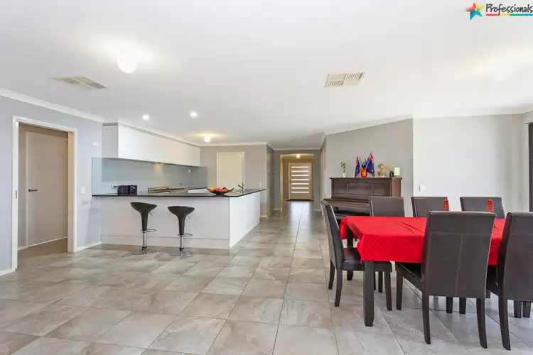 Sixth view of Homely house listing, 8 Jardine Street, Wodonga VIC 3690