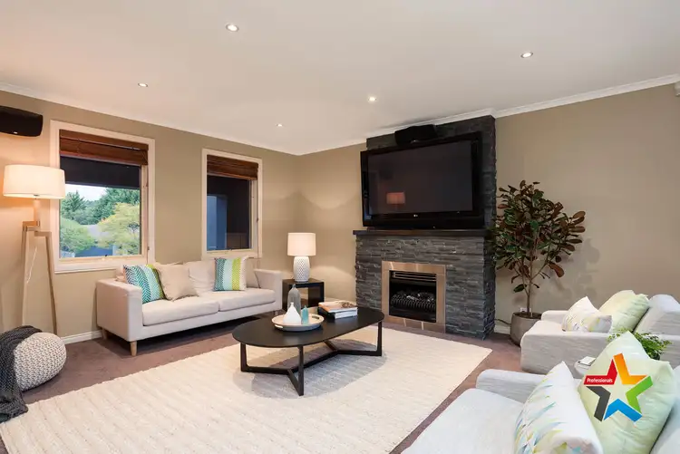 Second view of Homely house listing, 2 Blue Ridge Drive, Mooroolbark VIC 3138