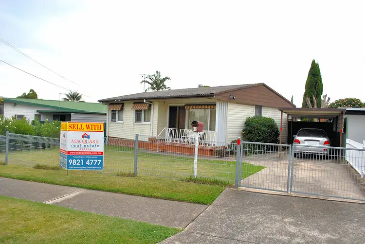 11 Fitzpatrick Crescent, Casula NSW 2170