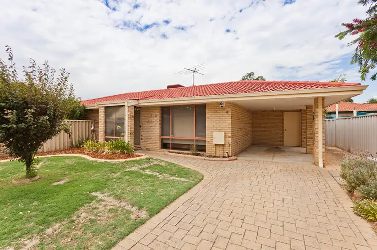5/16 Leiden Place, Forrestfield WA 6058