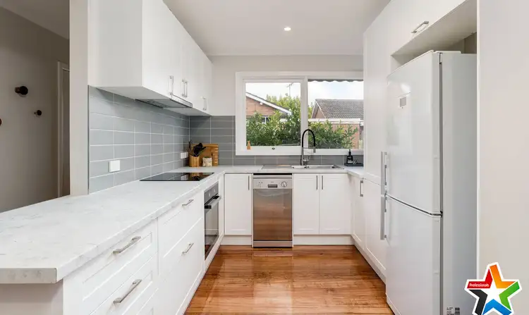 2/2 Orange Grove, Bayswater VIC 3153