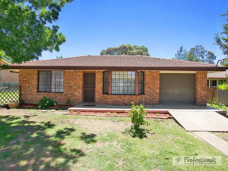 Main view of Homely townhouse listing, 1/27 Murray Avenue, Armidale NSW 2350