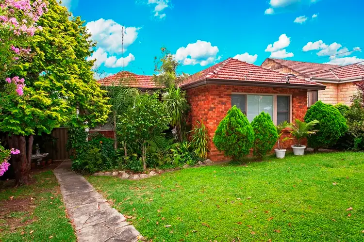 10 McGirr Street, Padstow NSW 2211