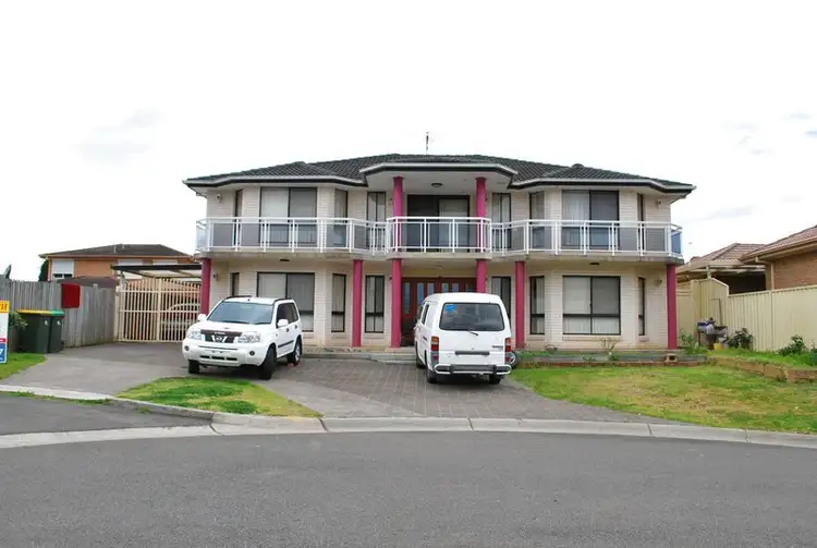 19 Idriess Place, Casula NSW 2170