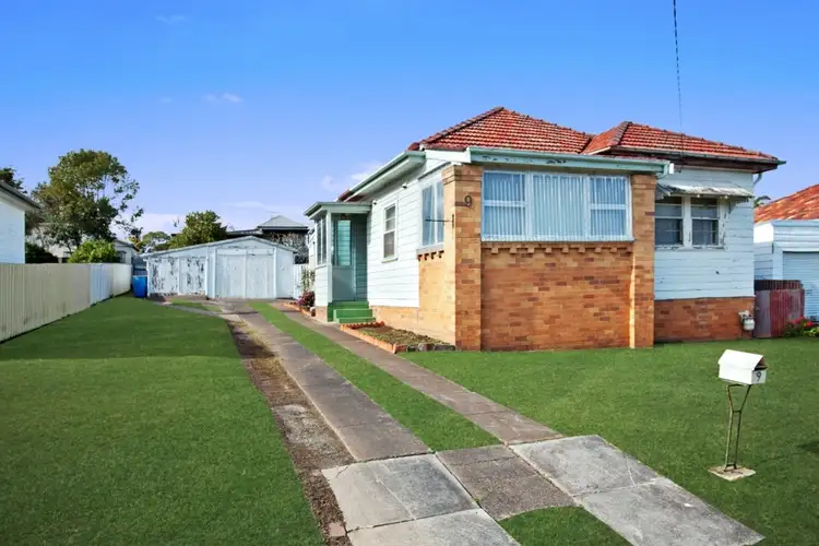 9 Lions Street, Telarah NSW 2320