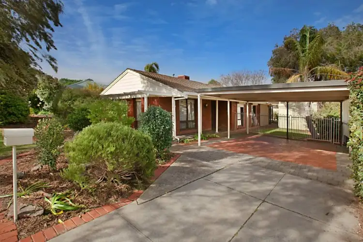 21 DeSassenay Crescent, Modbury Heights SA 5092