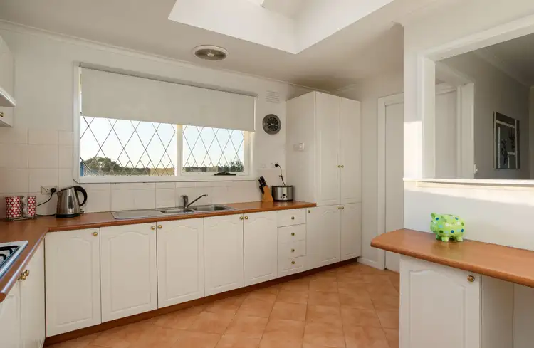 Sixth view of Homely house listing, 3 View Point Drive, Chirnside Park VIC 3116