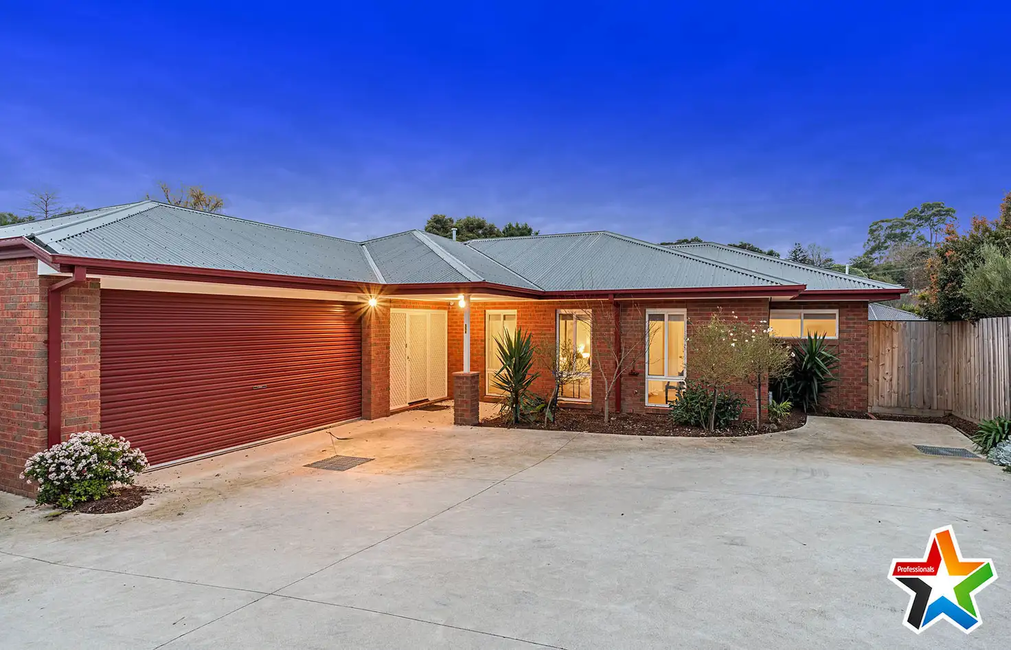 Main view of Homely unit listing, 55a Dryden Concourse, Mooroolbark VIC 3138