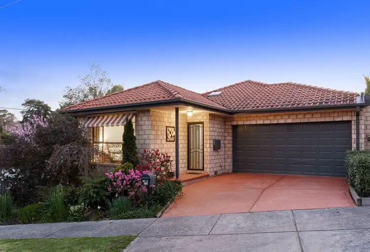 15a Alamein Avenue, Croydon VIC 3136