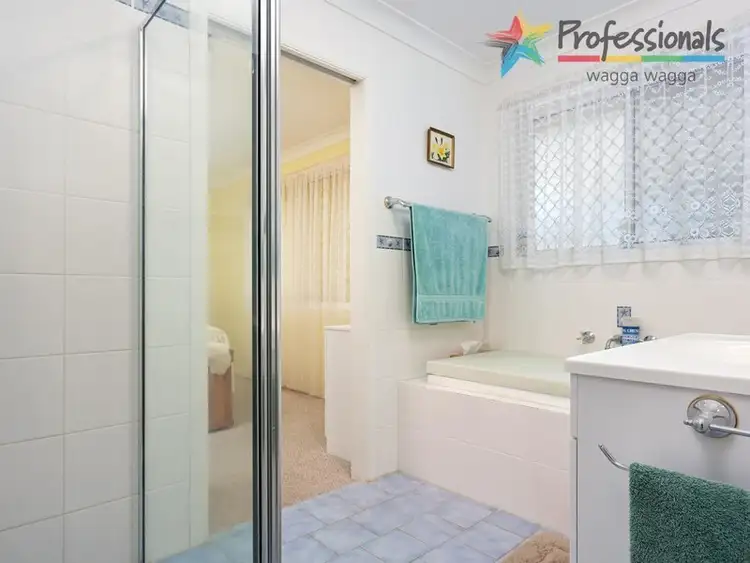 Fifth view of Homely villa listing, 2/14 Faye Avenue, Wagga Wagga NSW 2650
