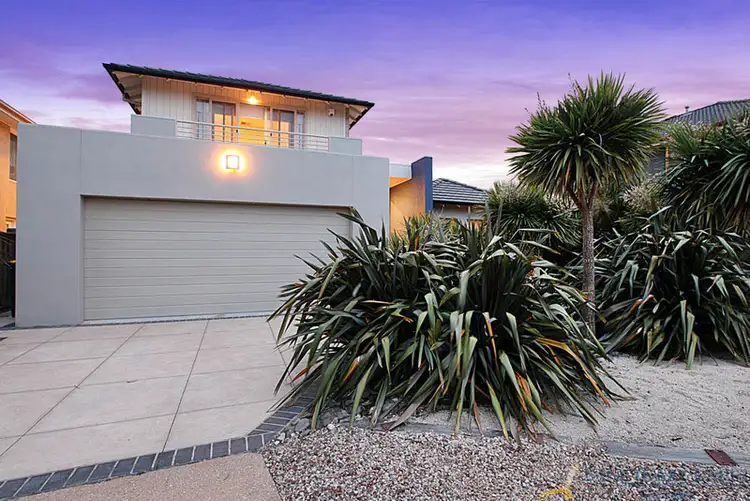 6 Peppercorn Court, Sanctuary Lakes VIC 3030
