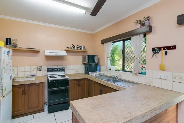 2/10 Trucano Close, Whitfield QLD 4870