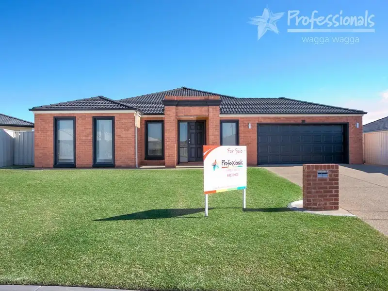 Main view of Homely house listing, 17 Walla Place, Wagga Wagga NSW 2650