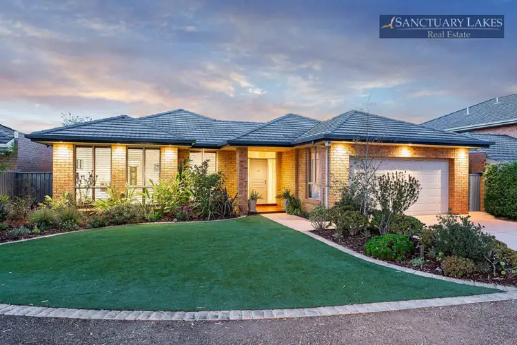 10 Peppercorn Court, Sanctuary Lakes VIC 3030