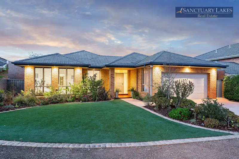 Main view of Homely house listing, 10 Peppercorn Court, Sanctuary Lakes VIC 3030