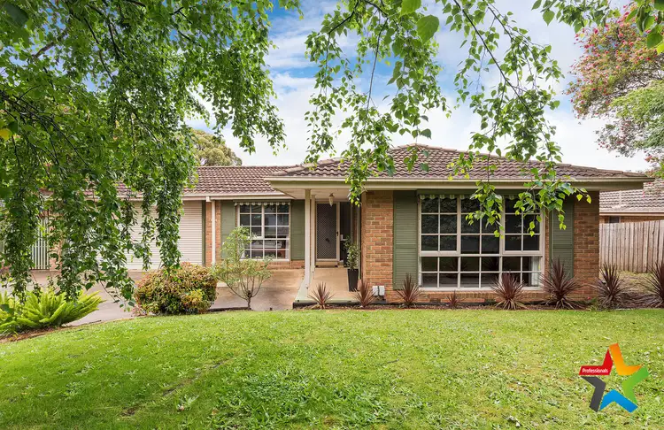 Second view of Homely house listing, 6 Blaxland Court, Mooroolbark VIC 3138