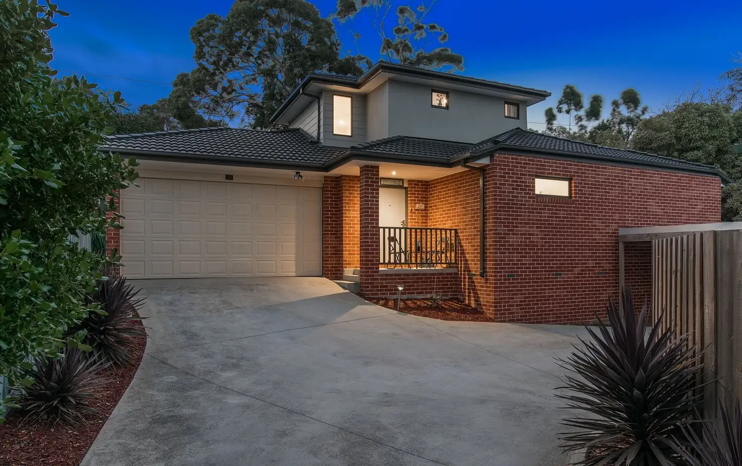 Main view of Homely townhouse listing, 8a Croydondale Drive, Mooroolbark VIC 3138