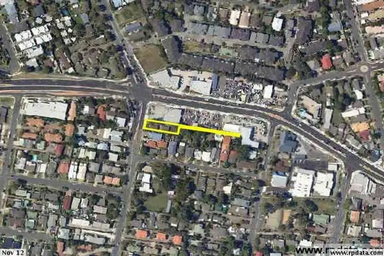 4 Government Road, Labrador QLD 4215