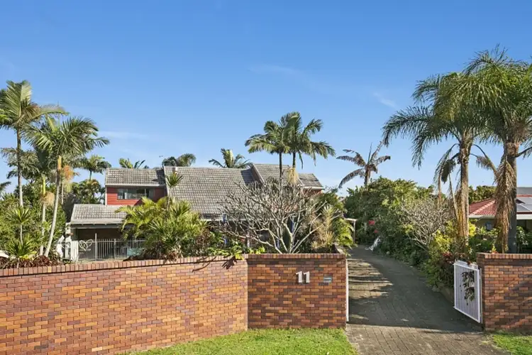 11 Normanby Street, Mermaid Waters QLD 4218