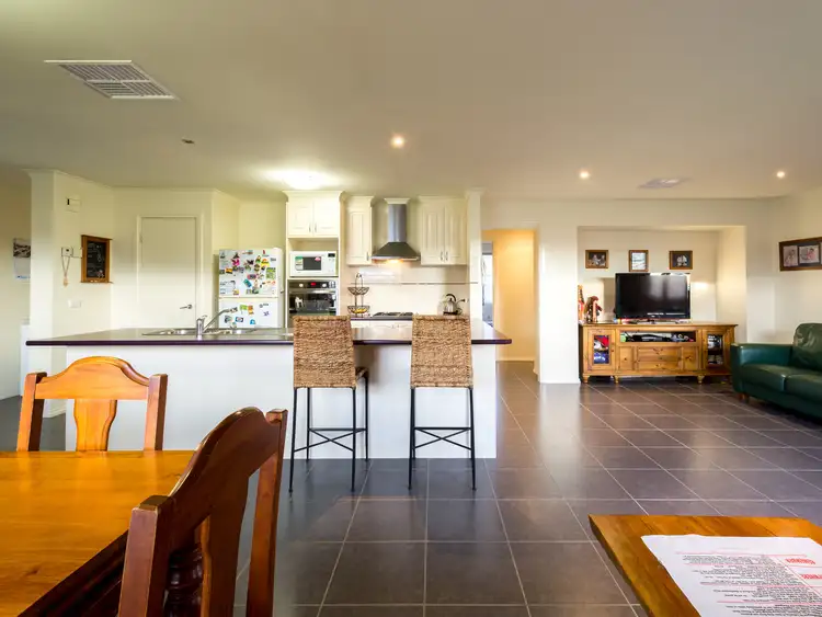 Fifth view of Homely house listing, 118 Waranga Drive, Kialla VIC 3631