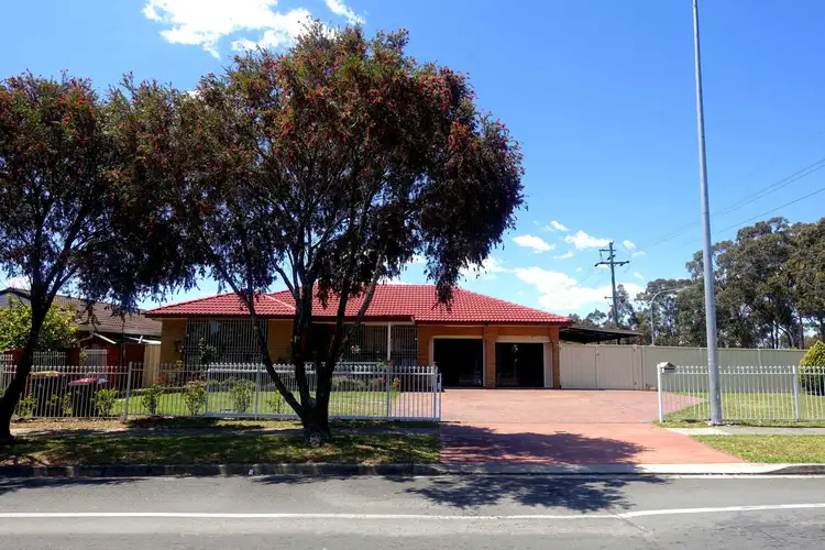 2 Napier Avenue, Lurnea NSW 2170