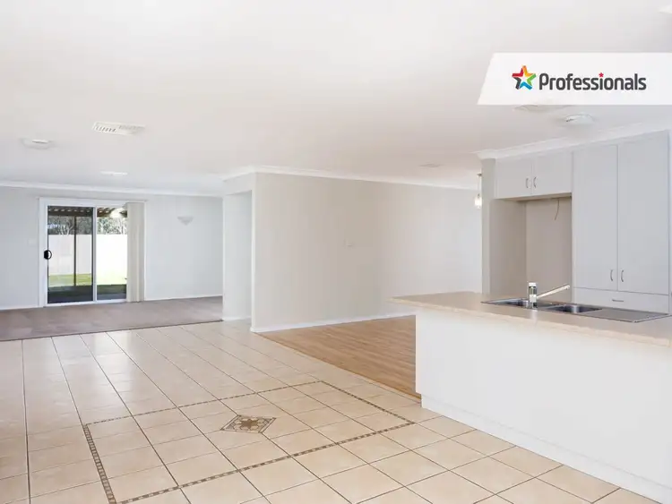 Second view of Homely house listing, 8 Mackay Place, Ashmont NSW 2650