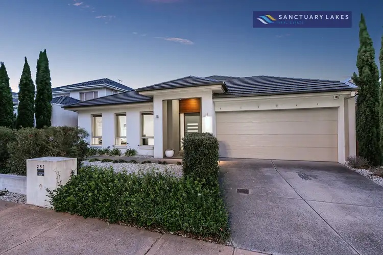 251 Sanctuary Lakes North Boulevard, Sanctuary Lakes VIC 3030