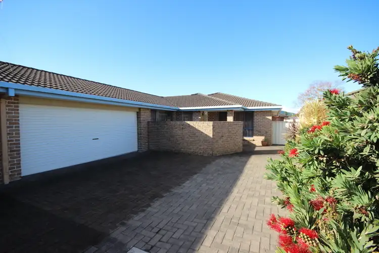 2/5 Mayfair Place, Forster NSW 2428