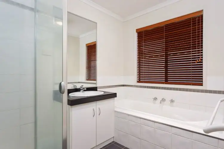 Fifth view of Homely house listing, 10 Walla Place, Glenfield Park NSW 2650
