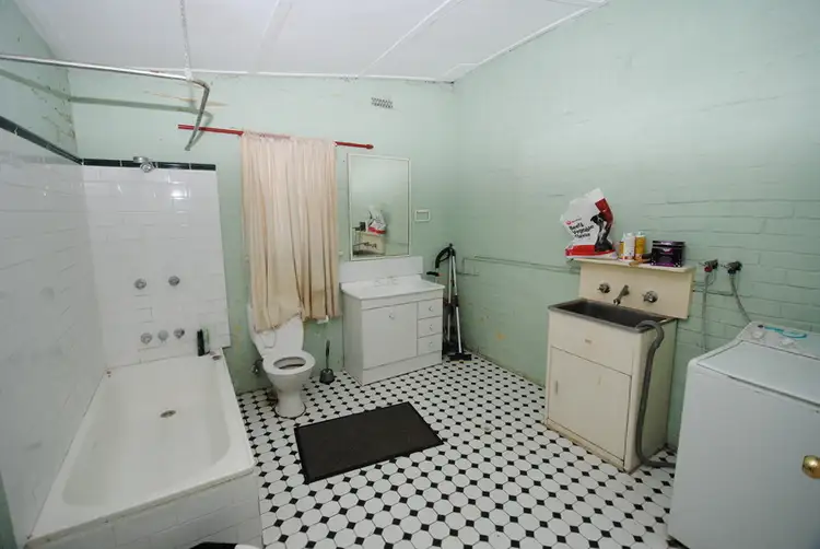 Fifth view of Homely house listing, 1 Inch Street, Lithgow NSW 2790