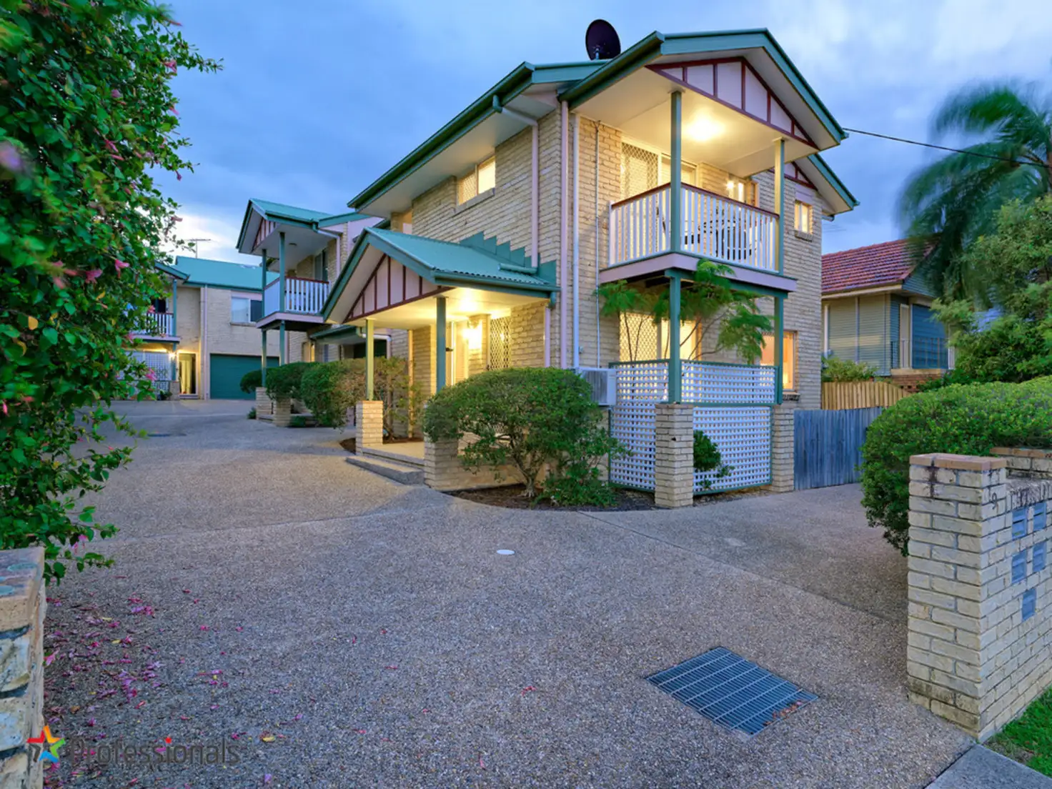 Main view of Homely townhouse listing, 1/9 Huxley Avenue, Alderley QLD 4051
