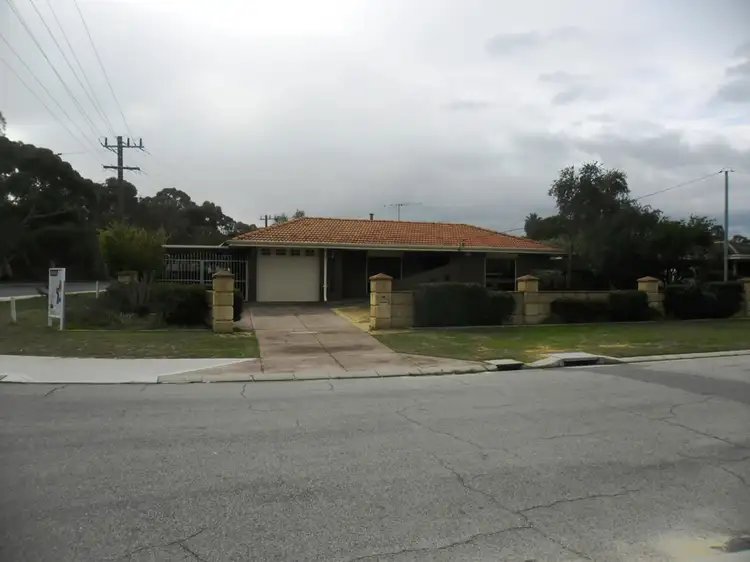 1 Vinca Way, Forrestfield WA 6058