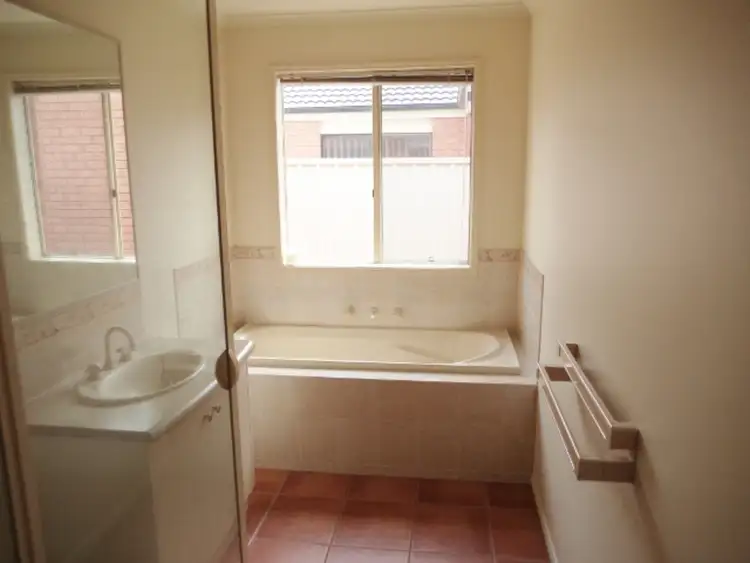 Sixth view of Homely house listing, 8 Gaethan Drive, Swan Hill VIC 3585