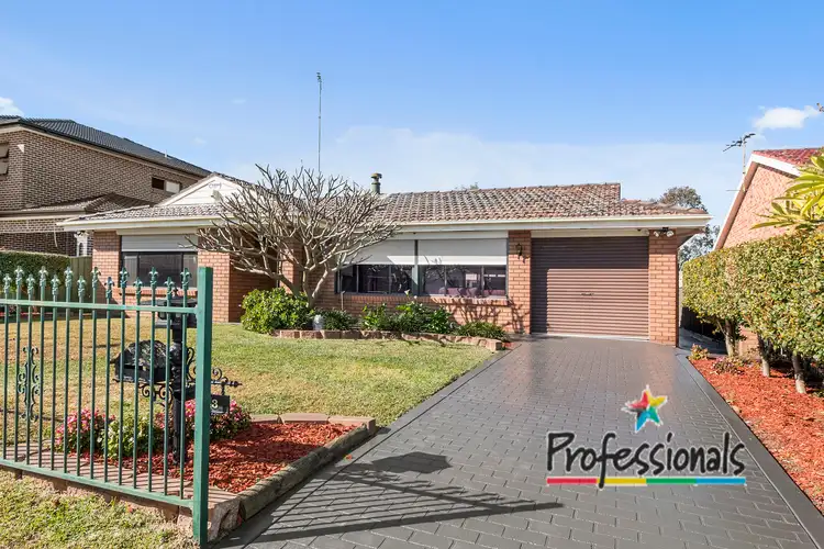 43 Dalpra Crescent, Bossley Park NSW 2176