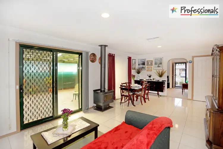 Third view of Homely house listing, 5 Barley Court, Delahey VIC 3037