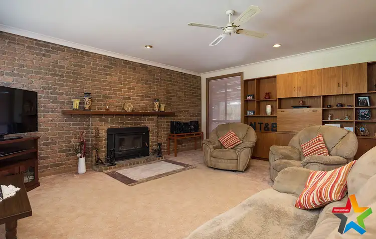 Third view of Homely house listing, 8 Kambora Court, Mooroolbark VIC 3138