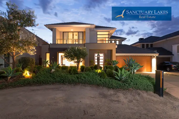 33 Spinnaker Rise, Sanctuary Lakes VIC 3030