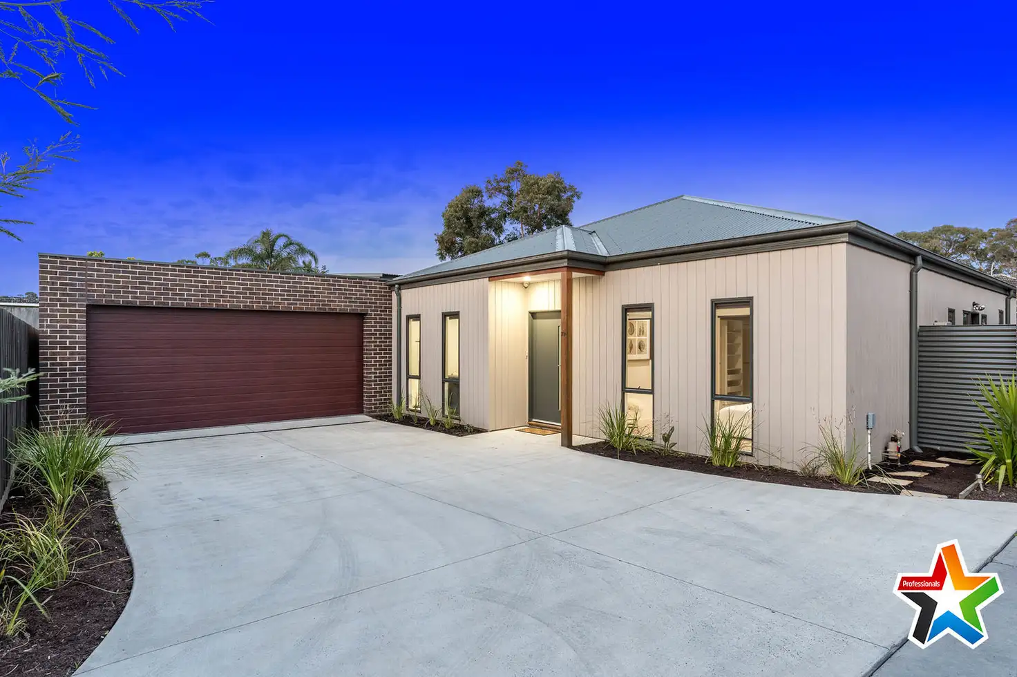 Main view of Homely townhouse listing, 23a Shakespeare Avenue, Mooroolbark VIC 3138