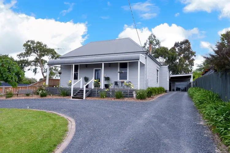 18 Barrowby Avenue, Woori Yallock VIC 3139